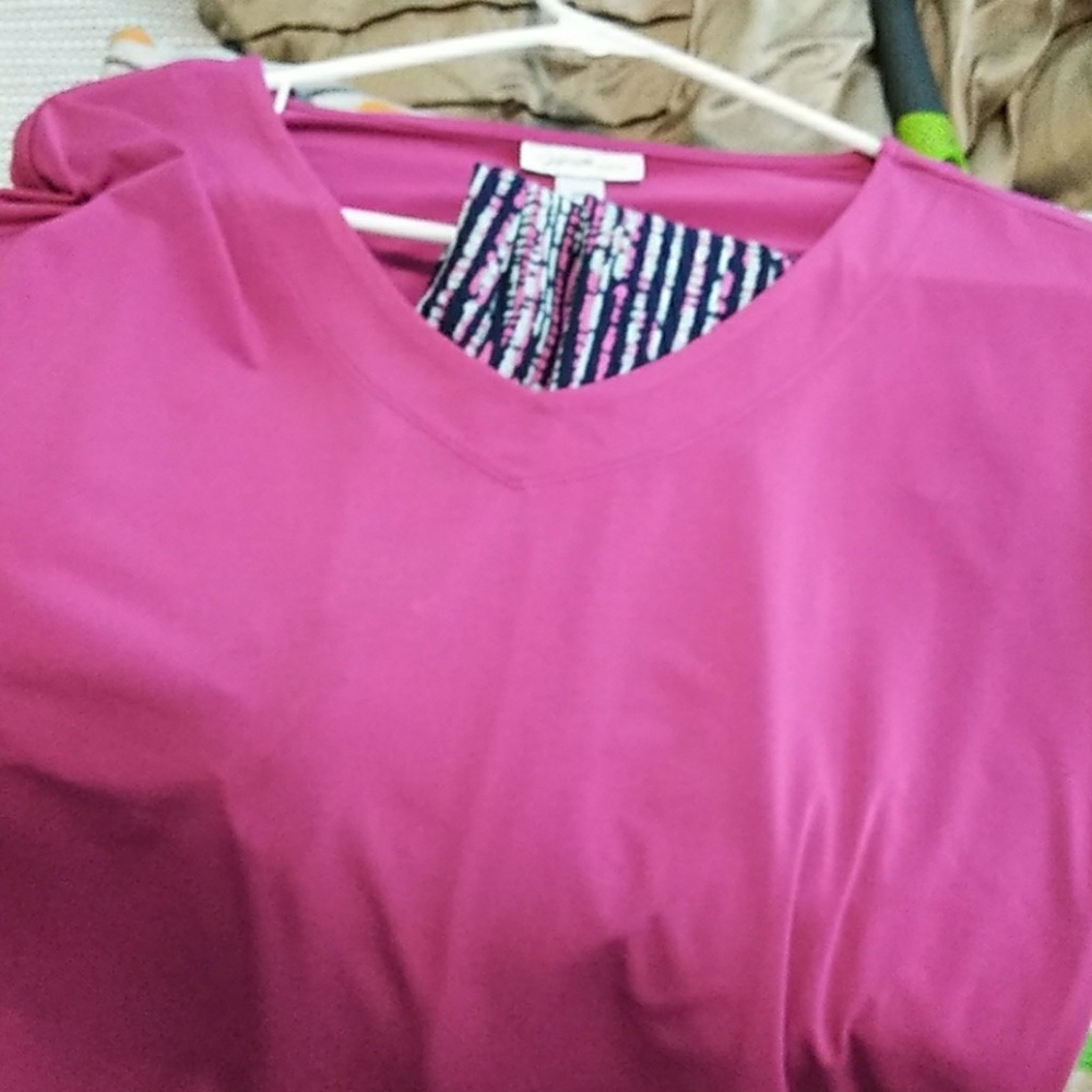 Beand new outfit size small fits a medium